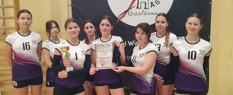 Powiększ obraz: II miejsce w Mistrzostwach Powiatu Słupeckiego w Piłce Siatkowej Dziewcząt w ramach Igrzysk Młodzieży Szkolnej